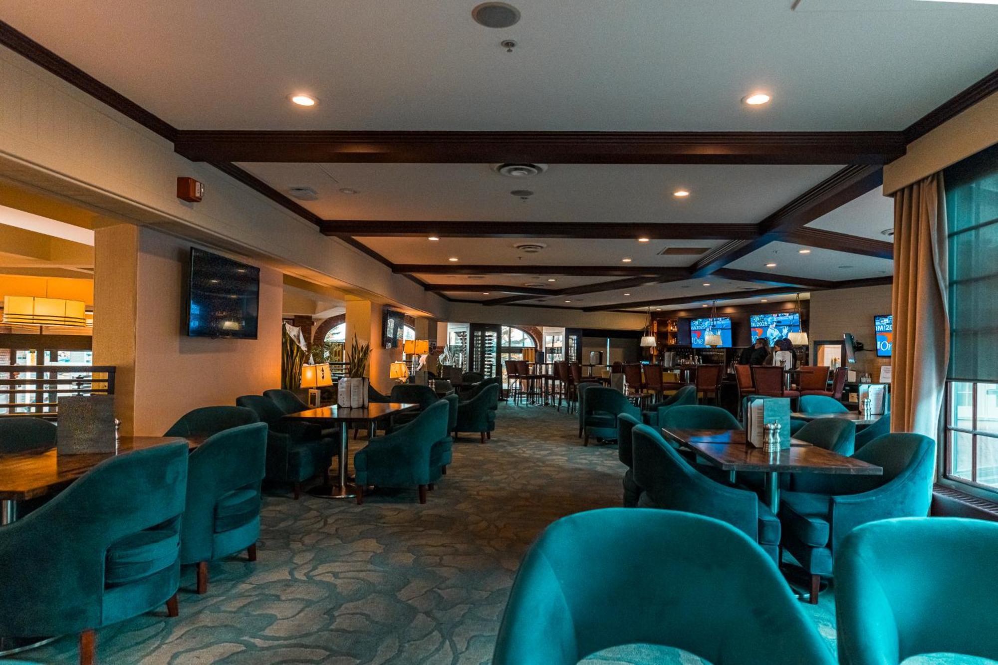 Red Deer Resort & Casino Exterior photo
